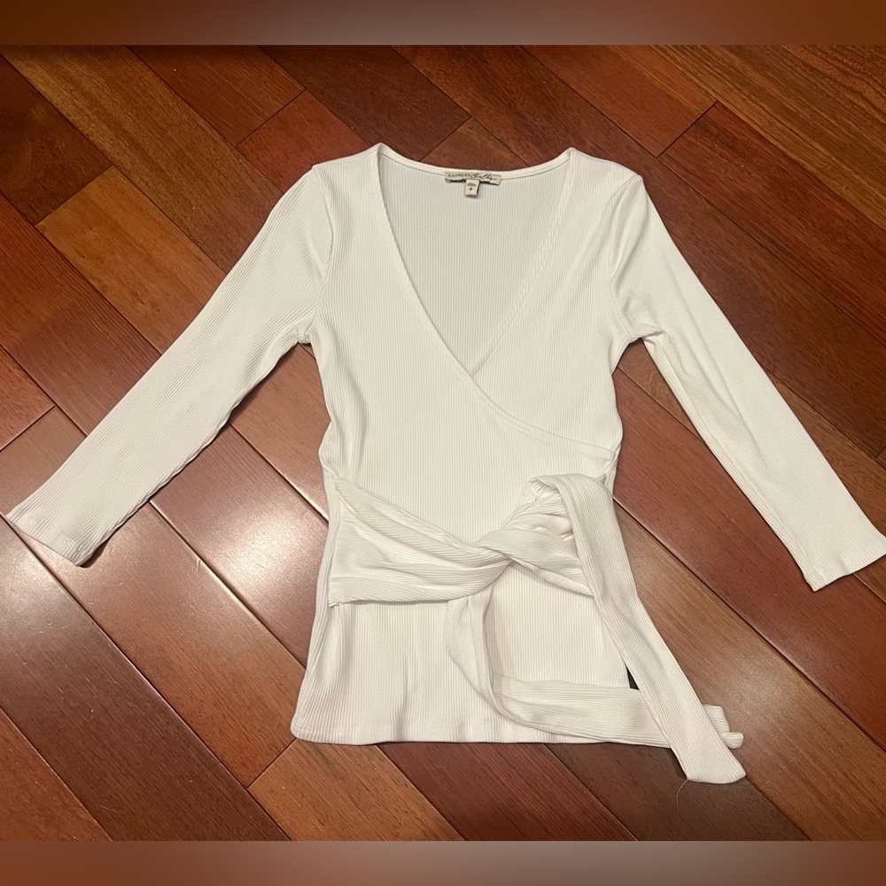 V neck three-quarter Sleeve top